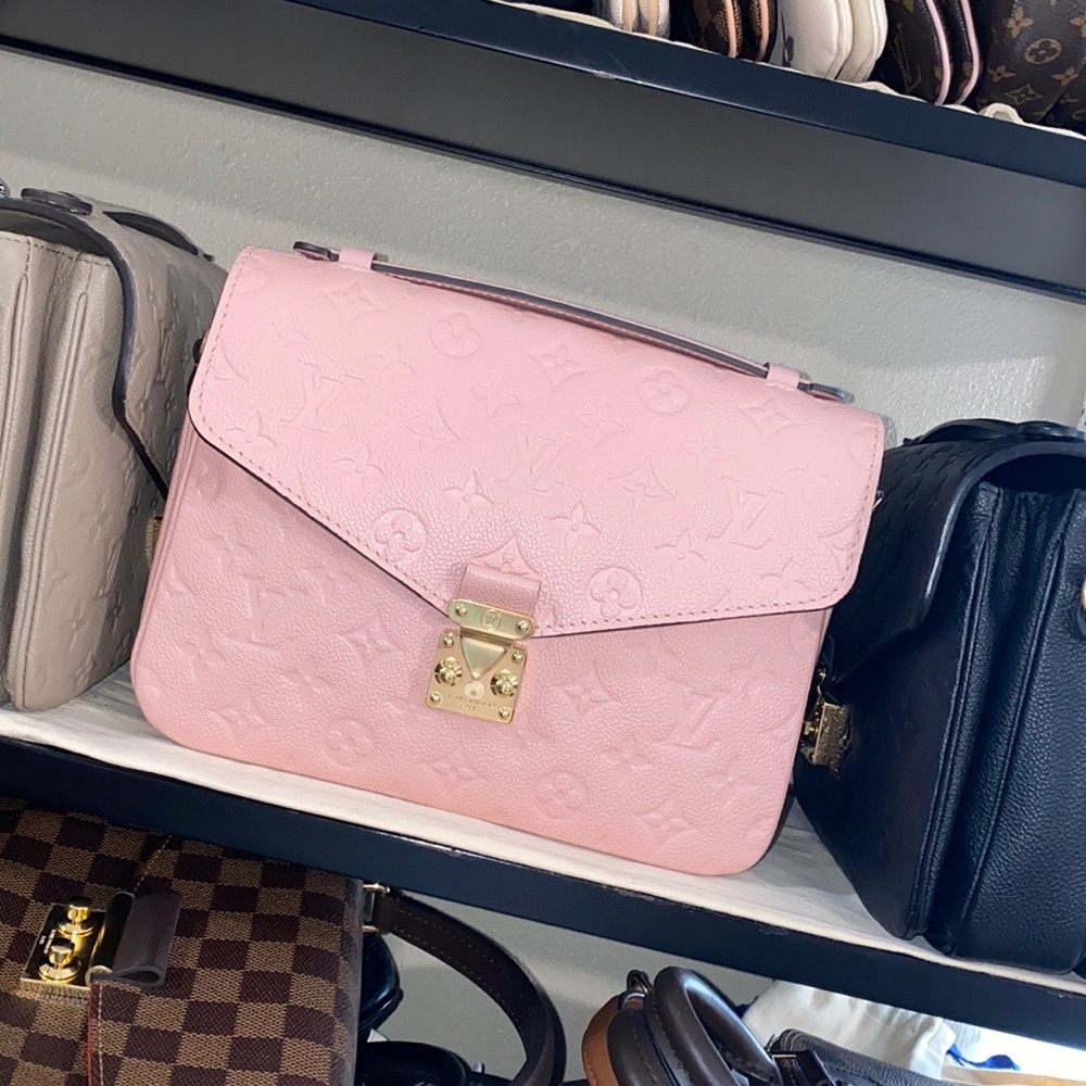 💖HOST PICK 🎉Louis Vuitton pochete Métis in pink - Picture 5 of 13